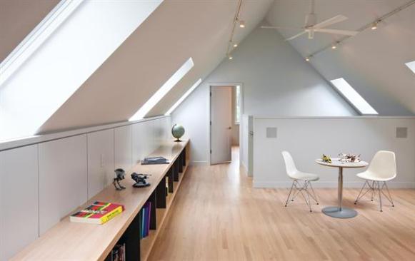 The architects expanded the gable vertically, which created more livable space for the clients.