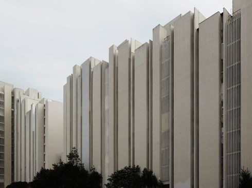 Braće Borozan building block in Split 3 in Split, Croatia, by Dinko Kovačić and Mihajlo Zorić (1970–79, photographed in 2016)