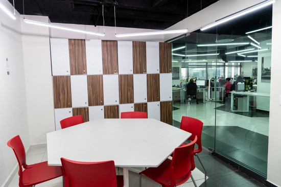 Oficinas Corporativas SF SYSTEMS - SPAZI Funcion Arquitectonica