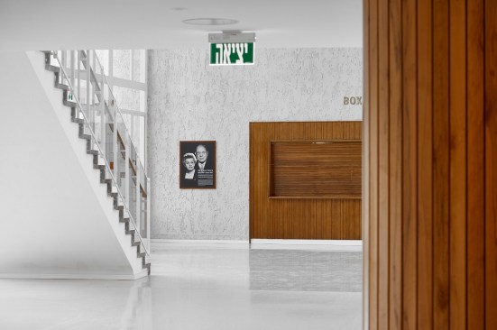 Michael Sela Auditorium_Weizmann Institute of Science_HQ Architects_Entry Lobby and Hall view