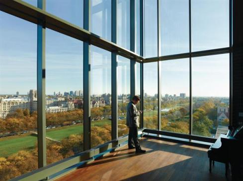 The+penthouse+performance+space+in+the+Reva+and+David+Logan+Center+for+the+Arts+overlooks+the+Midway+Plaisance%2c+a+relic+of+the+1893+World%e2%80%99s+Fair%2c+toward+the+Collegiate+Gothic+core+of+the+campus.