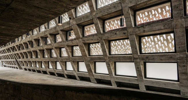 
Concrete facade and lighting system