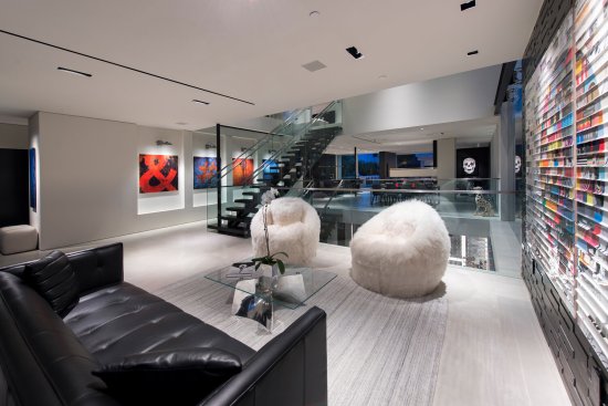 Georgina Avenue Santa Monica modern open plan home living room