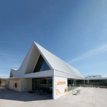 Front Courtyard and Entry