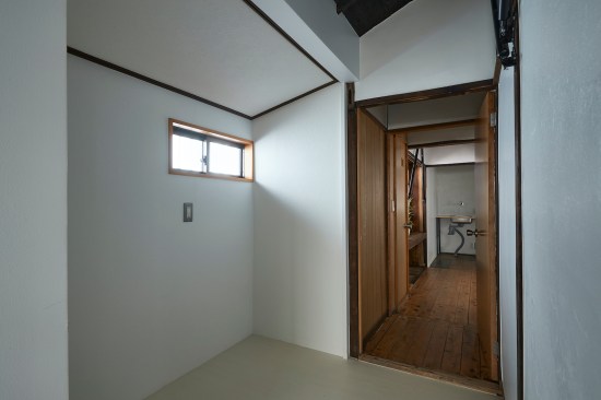 Shifting the staircase restored the primitive flow