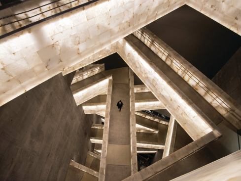 Alabaster-clad bridges linking galleries
