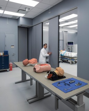 +Moveable+partitions+separate+the+task+training+room+from+the+multi-purpose+simulation+room+for+optimal+flexibility.
