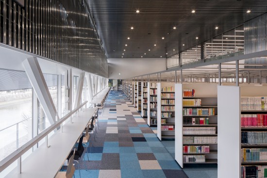 Reading area with river view
