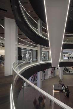 Main rotunda, Centro Comercial Diagonal Mar