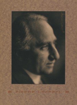 An image of Chareau c. 1925 by Laure Albin-Guillot
