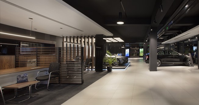 Mercedes Has Maslak Automotive Showroom by Boytorun Architects
