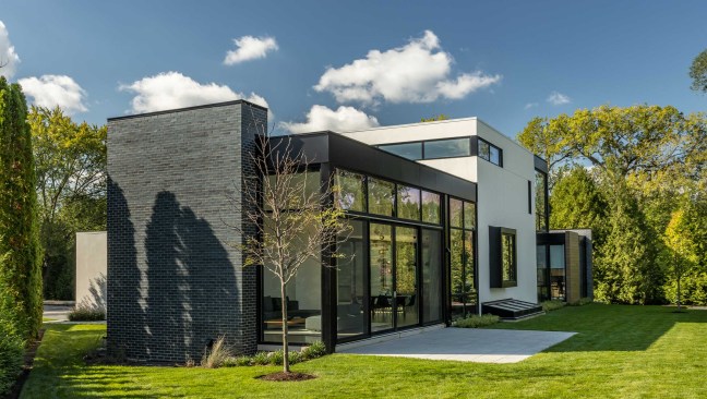 Rear facade and yard