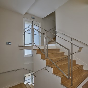 Secondary staircase