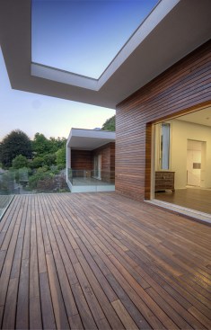 the+relationship+between+the+two+pavilions