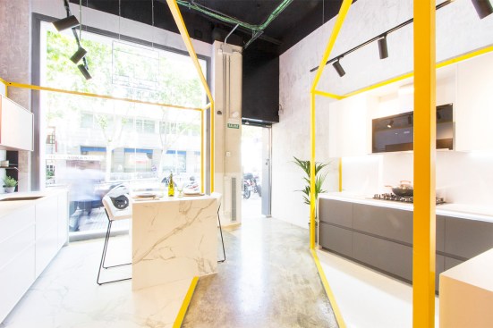 049.BODELEC Reform of a commercial office for a kitchens showroom space 