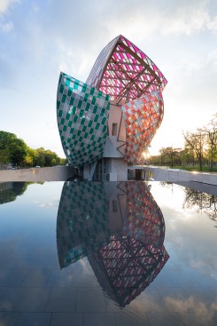 Daniel Buren, "L'Observatoire de la lumière," work in situ, Fondation Louis Vuitton, Paris, 2016. Detail.