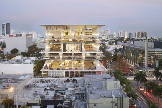 Herzog & de Meuron.1111 Lincoln Road, Miami Beach, Fl. (2005–08). Exterior view.