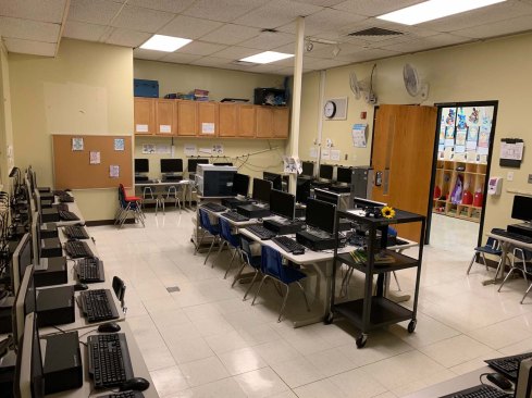 The Morton Gingerwood Elementary School computer lab before remodeling was  pedegogically obsolete.