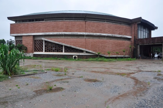 Akenzua Cultural Center in Benin City, Nigeria, designed by Demas Nwoko, 1972 to 1995