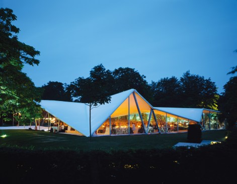 Serpentine Gallery Pavilion 2000, designed by Zaha Hadid