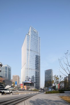 Visually cohesive façade 