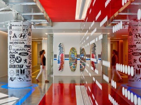 Throughout the space, concealed coves highlight vertical surfaces and create additional visual impact.