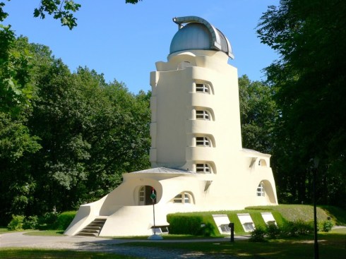 Erich Mendelsohn's Einstein Tower in Potsdam, Germany (1924)