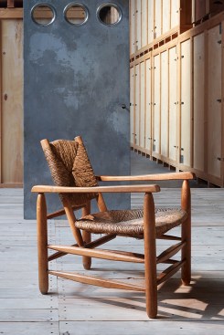 Fauteuil paillé (1949)Charlotte Perriand