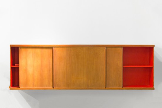 Bahut suspendu, Maison Borot (1959)Charlotte Perriand