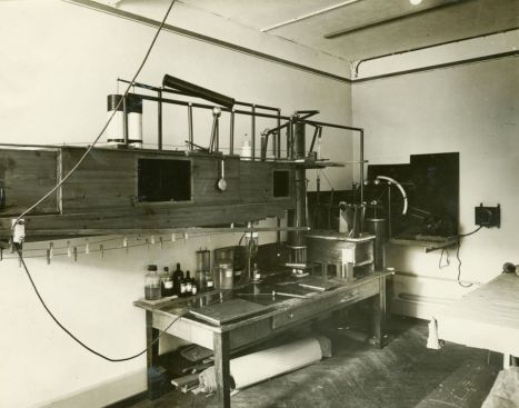 Figure 13: Franz Max Osswald, revised and improved apparatus for ultrasound photography, 1933, published in 1936; see note 48. (Image Archive, ETH Library Zurich, http://doi.org/10.3932/ethz-a-000986422).