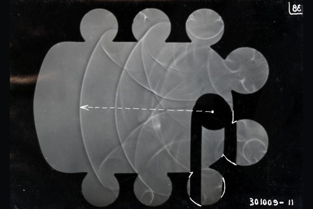Figure 20: Franz Max Osswald, acoustic studies for wall shapes in film theaters, 1930, published in 1936; see note 47. (Image Archive, ETH Library Zurich, http://doi.org/10.3932/ethz-a-000986433).