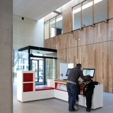 This+new+internal+street+is+a+place+to+gather%2c+check+in+or+out+a+book%2c+reading%2c+