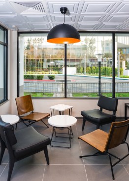 The California Sol restaurants at Taco Bell use bright white Ceilume ceiling panels as part of its indoor-outdoor appeal.