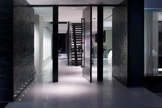 Georgina Avenue Santa Monica modern home pivot door front entrance