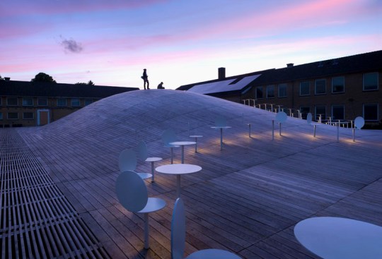 Seating+area%2c+night.