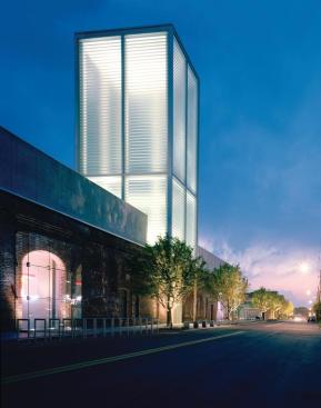 To preserve the existing historic structure that is incorporated into the SCAD Museum addition, glass panels are affixed over archways to enclose the space without blocking the exhibitions from view.