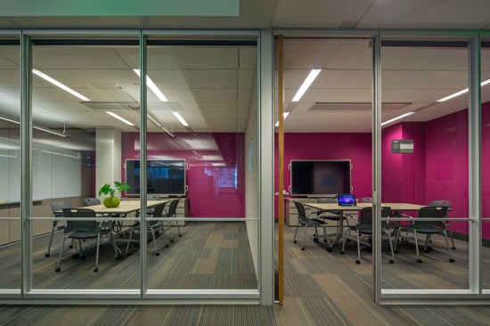 Open+concept+staff+space+and+meeting+rooms+bring+together+UH+Information+Technology+Services+staff+in+one+location+to+improve+collaboration.