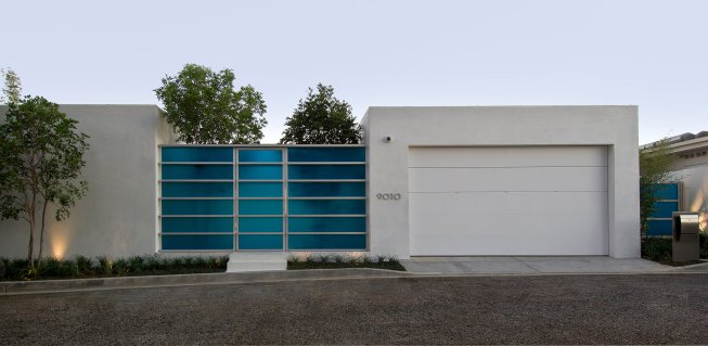 Hopen Place Hollywood Hills modern home gated entrance