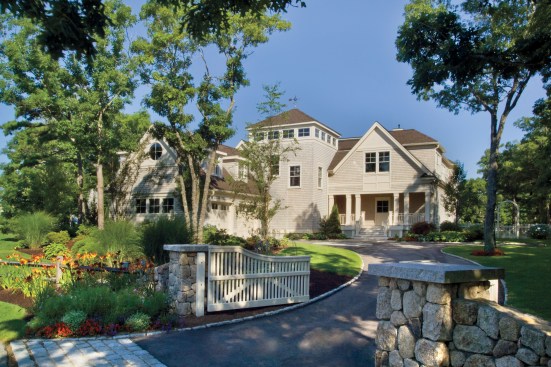 This image may not be used without a license and written permission from Damianos Photography