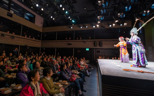 SSV designed easily variable finishes and highly-flexible audio systems to help project and balance the sound in the smaller, more intimate Tea House.