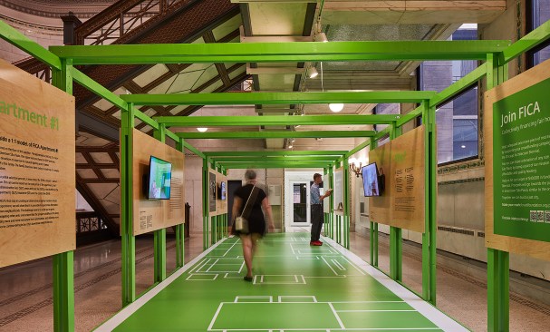 The Fundo Imobiliário Comunitário para Aluguel's installation, featuring an affordable housing prototype for São Paulo
