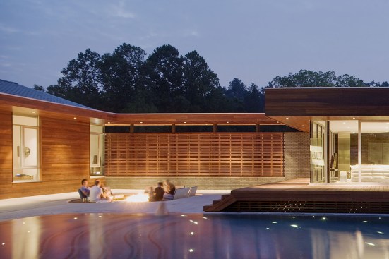 Curved House by Hufft Projects