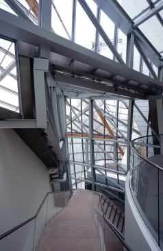 The circulation was fit into and around the galleries and other programmed volumes. But wherever possible, the architect established view lines to the surrounding park.