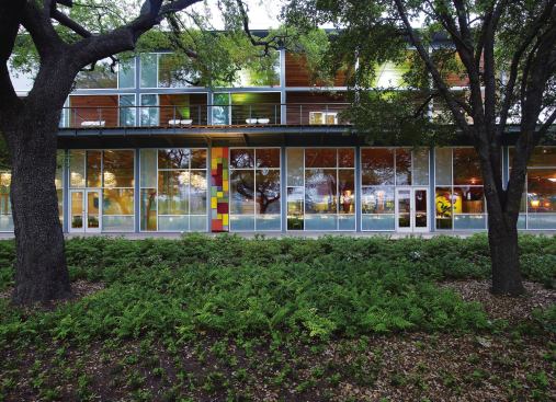 The new Grove restaurant by Larry Page of Page Southerland Page is part of the Discovery Green development in Houston, a new, 12-acre downtown park that feautures a lake, dog parks, playground, public art, and an amphitheatre.