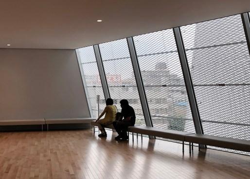 Aperture with metal mesh on the fourth floor