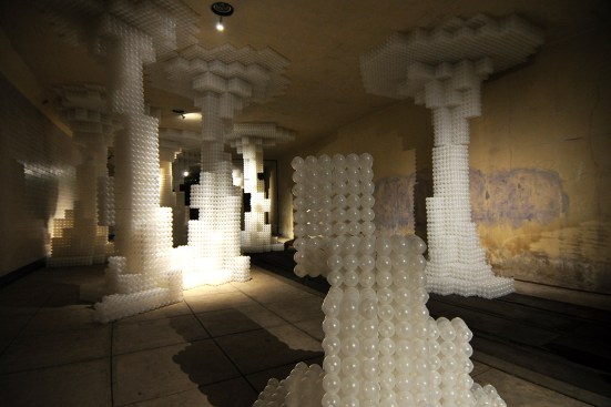 Hou de Sousa describes Raise/Raze as something akin to a real-world version of Minecraft, with lightweight clusters of balls that visitors can rearrange.