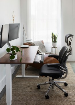 Freedom Headrest chair (in chrome-free leather), Humanscale