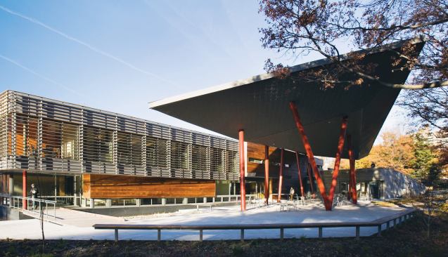 I. Queens Botanical Garden Visitor Center, Flushing, N.Y.


ARCHITECT: BKSK Architects, New York


COMPLETED: September 2007


OF NOTE: More than a third of the materials came from within 500 miles of the site


