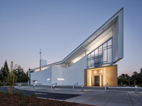 Jesuit High School Chapel in Sacramento, Calif., by Hodgetts + Fung
