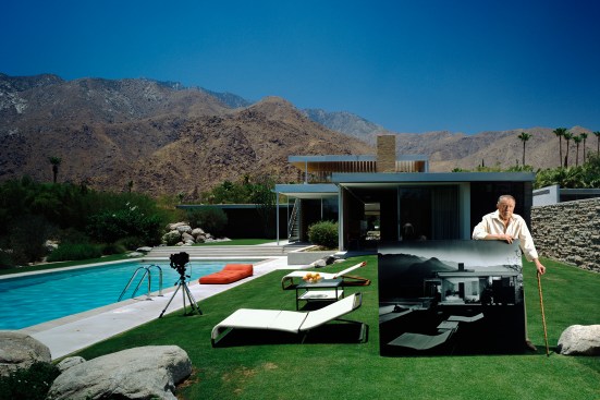 Julius Shulman at the Kaufman House in Palm Springs, Calif.